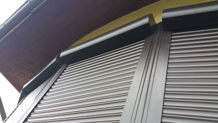 Aluminium redony ablak